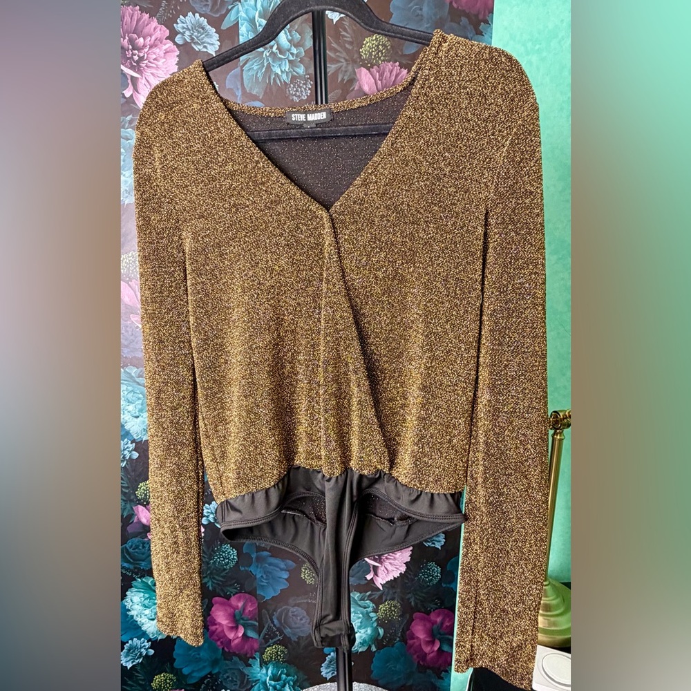 ⭐️STEVE MADDEN Metallic Gold Long Sleeve Leotard